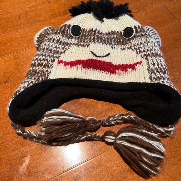 Monkey hat and mittens - Picture 1 of 10